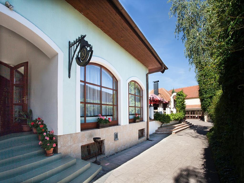 Hotel Napoleon Austerlitz 外观 照片